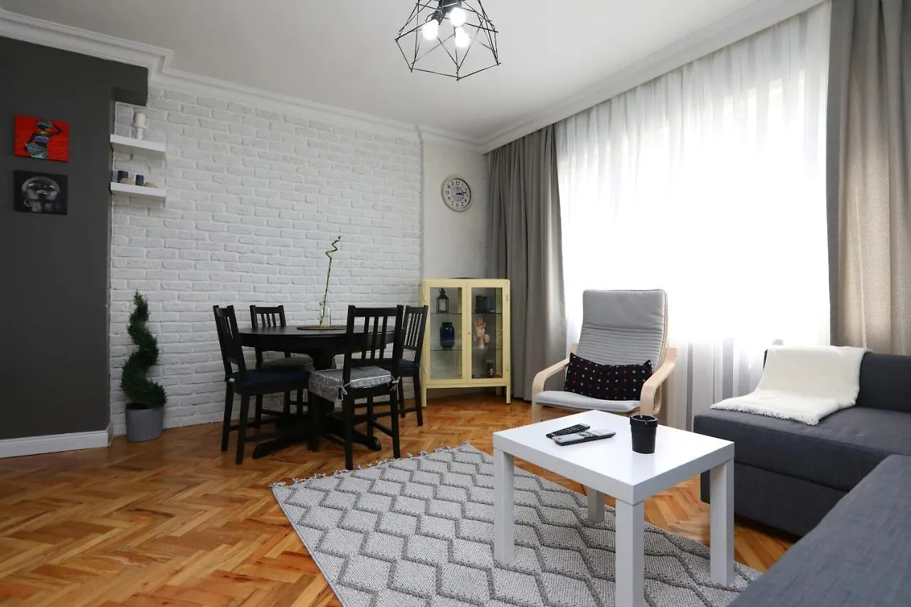 Stylish And Central Flat In Kadikoy contacts